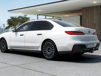 Gebraucht BMW 740 Performance 299 PS (219 kW) 2026 Mineralweiß metallic Limousine