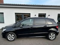 gebraucht Mercedes B200 Automatik PDC|SITZHEIZUNG|TEMPOMAT