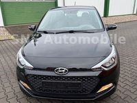 Gebraucht Hyundai i20 GO! 75 PS (55 kW) 2017 Schwarz Limousine