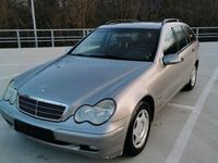 Gebraucht Mercedes C220 Classic 143 PS (105 kW) 2003 Andere außenfarben Kombi