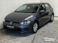 Usata VW Polo IQ Drive 95 CV (69 kW) 2023 Grigio Berlina
