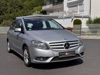 Gebraucht Mercedes B180 122 PS (89 kW) 2012 Silber Van / Kleinbus