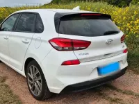 Gebraucht Hyundai i30 140 PS (102 kW) 2018 Weiß Limousine