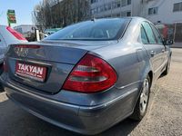 Gebraucht Mercedes E200 163 PS (119 kW) 2003 Blau Limousine