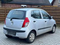 Gebraucht Hyundai i10 70 PS (51 kW) 2008 Silber Kleinwagen