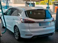 Gebraucht Ford S-MAX Titanium 179 PS (131 kW) 2016 Weiß Van / Kleinbus