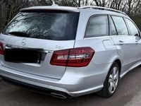 Gebraucht Mercedes E250 Avantgarde 204 PS (150 kW) 2012 Silber Kombi