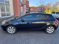 Gebraucht Opel Astra Edition 140 PS (102 kW) 2015 Schwarz Limousine