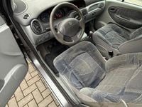 Gebraucht Renault Scénic 107 PS (78 kW) 2002 Silber Van / Kleinbus