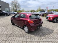 Neu Mitsubishi Space Star Select 71 PS (52 kW) 2025 Rot Limousine