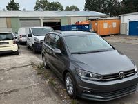 Gebraucht VW Touran Trendline 116 PS (85 kW) 2018 Grau Van / Kleinbus