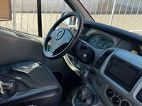 Gebraucht Opel Vivaro 100 PS (73 kW) 2006 Weiß Van / Kleinbus