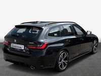 Gebraucht BMW 318 Performance 156 PS (114 kW) 2023 Saphirschwarz metallic Kombi