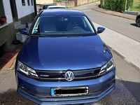 Second-hand VW Jetta 170 CP (125 kW) 2016 Albastru Berlinǎ