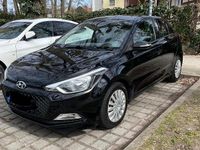 Gebraucht Hyundai i20 75 PS (55 kW) 2016 Schwarz Kleinwagen