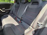 Gebraucht Mercedes A200 AMG line 163 PS (119 kW) 2018 Rot Limousine