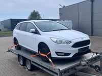 Gebraucht Ford Focus 120 PS (88 kW) 2018 Weiß Kombi
