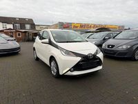 Gebraucht Toyota Aygo 69 PS (50 kW) 2018 Weiß Kleinwagen