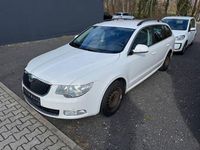 Gebraucht Skoda Superb Ambition 140 PS (102 kW) 2012 Weiß Kombi