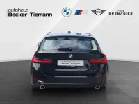 Gebraucht BMW 320 Sport Line 190 PS (139 kW) 2023 Saphirschwarz Kombi