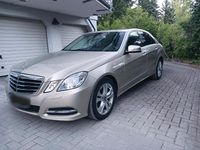 Gebraucht Mercedes E250 204 PS (150 kW) 2011 Gold Limousine