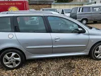 Gebraucht Peugeot 206 Tendance 88 PS (64 kW) 2004 Silber Limousine