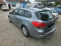 Gebraucht Opel Astra 95 PS (69 kW) 2013 Grau Kombi