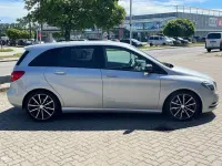Gebraucht Mercedes B180 Sport 122 PS (89 kW) 2013 Silber Kleinwagen