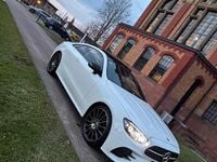 Gebraucht Mercedes E220 AMG 190 PS (139 kW) 2021 Weiß Coupé