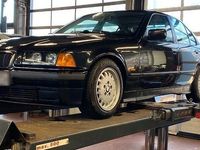 Gebraucht BMW 316 102 PS (75 kW) 1996 Schwarz Limousine