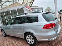 Gebraucht VW Passat 122 PS (89 kW) 2011 Grau Kombi