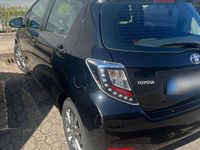 Gebraucht Toyota Yaris 69 PS (50 kW) 2014 Schwarz Kleinwagen