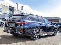 Neu BMW 540 303 PS (222 kW) 2026 Schwarz (m carbonschwarz metallic) Kombi