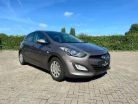 Gebraucht Hyundai i30 Classic 99 PS (72 kW) 2014 Braun Limousine