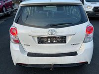 Gebraucht Toyota Verso 111 PS (81 kW) 2015 Weiß Van / Kleinbus