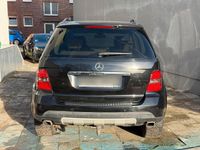 Gebraucht Mercedes ML320 224 PS (164 kW) 2007 Schwarz SUV