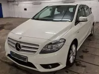 Gebraucht Mercedes B180 122 PS (89 kW) 2012 Weiß Van / Kleinbus