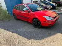 Gebraucht Ford Focus 101 PS (74 kW) 2003 Rot Kleinwagen