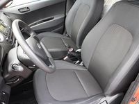 Gebraucht Hyundai i10 Select 67 PS (49 kW) 2020 Tomato red / sol Kleinwagen