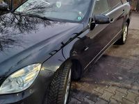 Gebraucht Mercedes E200 Avantgarde 136 PS (100 kW) 2011 Schwarz Kombi
