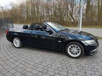 Gebraucht BMW 318 Cabriolet 143 PS (105 kW) 2011 Schwarz Cabrio