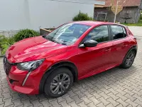 Gebraucht Peugeot e-208 Active 100 kW (136 PS) 2023 Rot Kleinwagen