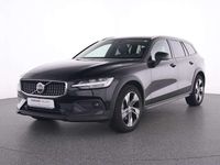 Gebraucht Volvo V60 CC Plus 197 PS (144 kW) 2023 Black solid stone / solid Kombi