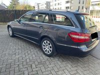 Gebraucht Mercedes E220 Elegance 170 PS (125 kW) 2011 Schwarz Limousine