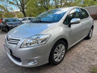 Gebraucht Toyota Auris 99 PS (72 kW) 2011 Grau Kleinwagen