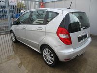 Gebraucht Mercedes A180 116 PS (85 kW) 2009 Silber Kleinwagen