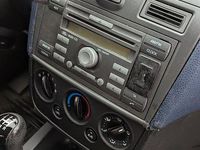 Gebraucht Ford Fiesta 95 PS (69 kW) 2007 Blau Kleinwagen