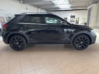 Gebraucht VW T-Roc R-line 110 PS (80 kW) 2023 Deep black perleffekt (metallic) SUV