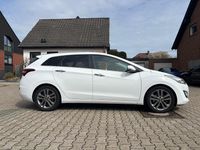 Gebraucht Hyundai i30 2016 Weiß Kombi