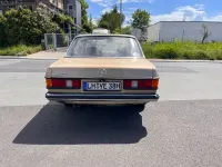 Gebraucht Mercedes 250 140 PS (102 kW) 1982 Gold Limousine